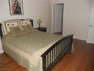 Photo #5: 2092454 Listing