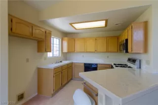 Photo #4: 2092559 Listing