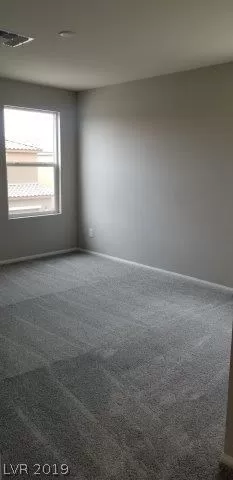 Photo #3: 2092560 Listing