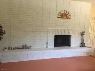 Photo #5: 2092581 Listing