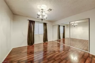 Photo #5: 2092585 Listing 