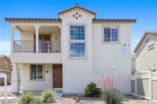 Photo #2: 2092606 Listing