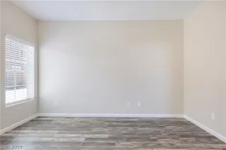 Photo #4: 2092606 Listing