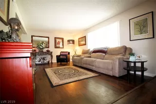 Photo #5: 2092618 Listing