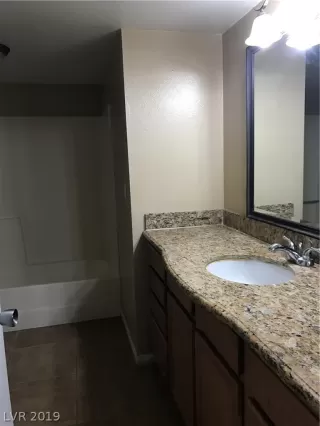 Photo #5: 2092675 Listing 