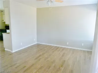 Photo #6: 2092687 Listing 