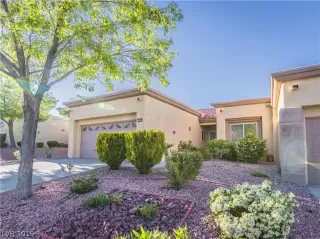 Photo #2: 2092729 Listing