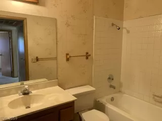 Photo #4: 2092748 Listing