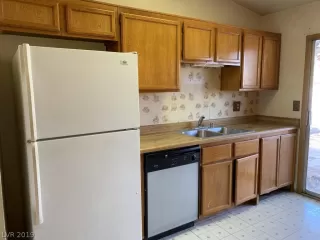 Photo #6: 2092748 Listing