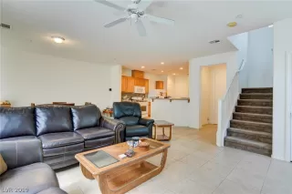 Photo #3: 2092749 Listing