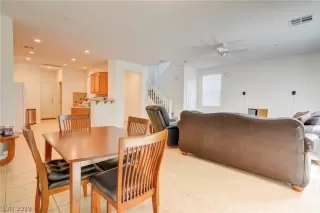 Photo #5: 2092749 Listing