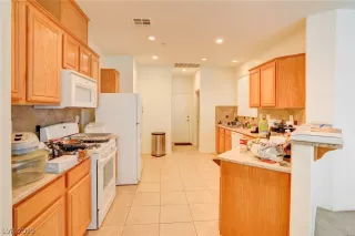 Photo #6: 2092749 Listing