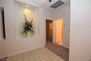 Photo #4: 2092773 Listing