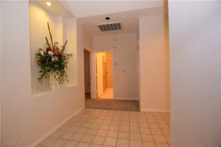 Photo #5: 2092773 Listing