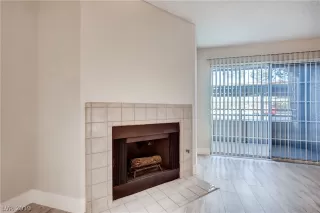 Photo #5: 2092842 Listing 