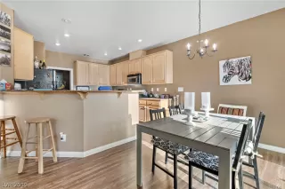 Photo #4: 2092881 Listing