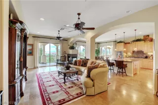 Photo #4: 2092906 Listing 