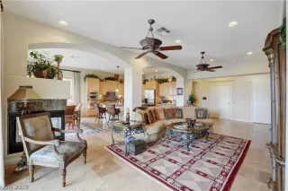 Photo #5: 2092906 Listing 