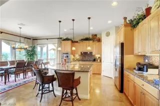 Photo #6: 2092906 Listing 