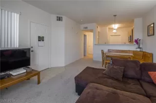 Photo #3: 2092935 Listing 