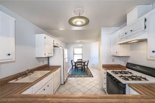 Photo #5: 2092953 Listing 