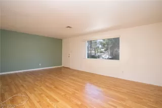 Photo #6: 2092957 Listing 