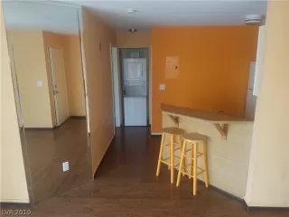 Photo #2: 2092962 Listing 