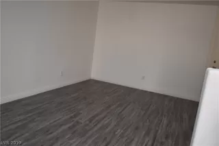 Photo #5: 2092965 Listing 