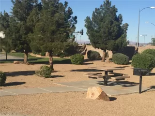 Photo #5: 2092987 Listing