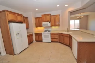 Photo #3: 2093003 Listing 