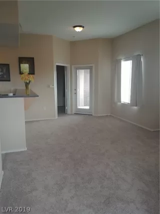 Photo #3: 2093082 Listing