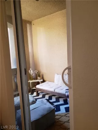 Photo #5: 2093089 Listing 