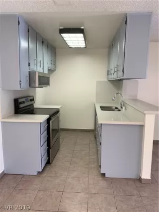 Photo #3: 2093148 Listing