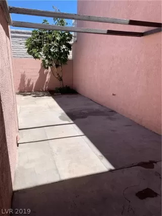 Photo #5: 2093148 Listing