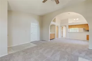 Photo #5: 2093171 Listing