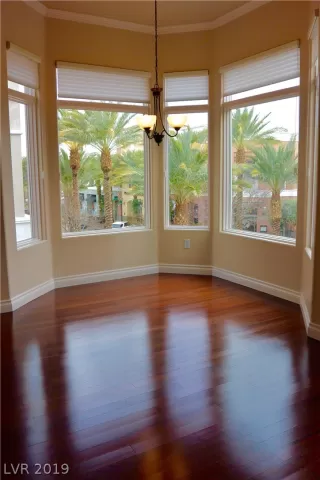 Photo #5: 2093202 Listing 