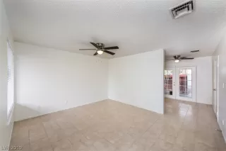 Photo #4: 2093203 Listing