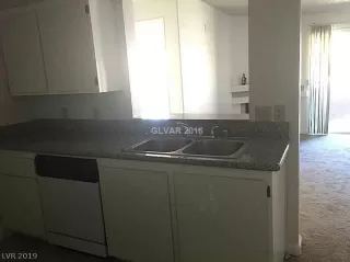 Photo #5: 2093239 Listing