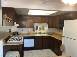 Photo #4: 2093244 Listing