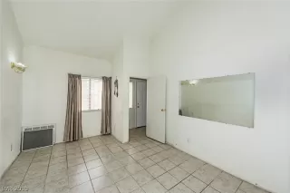 Photo #4: 2093285 Listing 