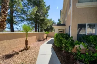 Photo #4: 2093319 Listing 