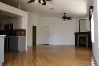 Photo #5: 2093337 Listing