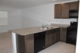 Photo #2: 2093387 Listing 