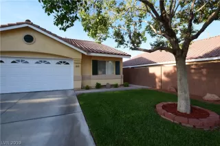 Photo #1: 2093393 Listing