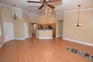 Photo #4: 2093393 Listing