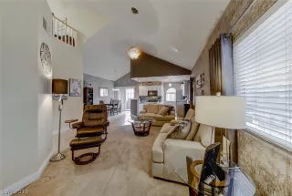 Photo #5: 2093424 Listing 