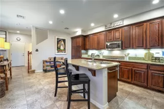 Photo #1: 2093449 Listing 