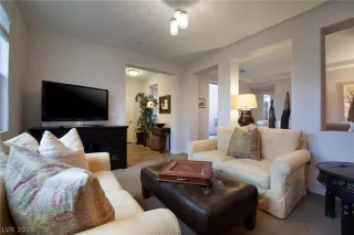 Photo #2: 2093449 Listing 