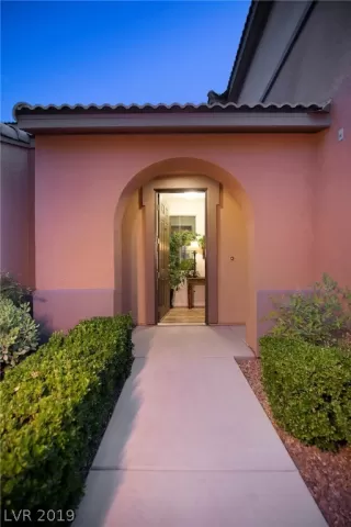 Photo #5: 2093449 Listing 