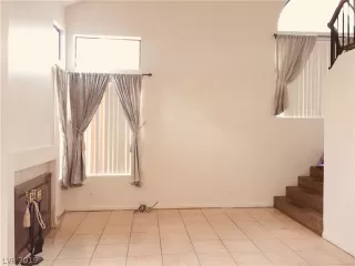 Photo #3: 2093492 Listing 